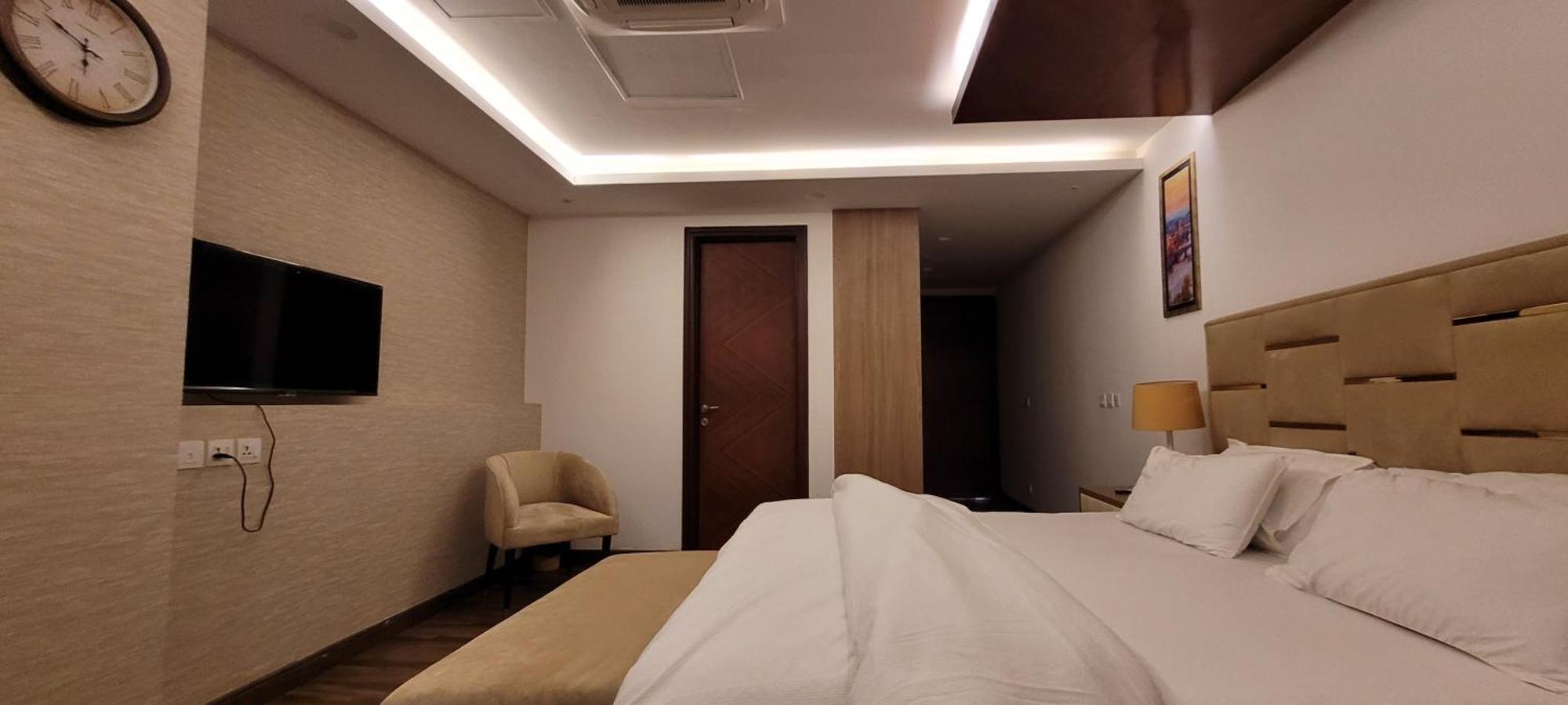 Goldcrest Luxury Apartments Lahore Eksteriør bilde