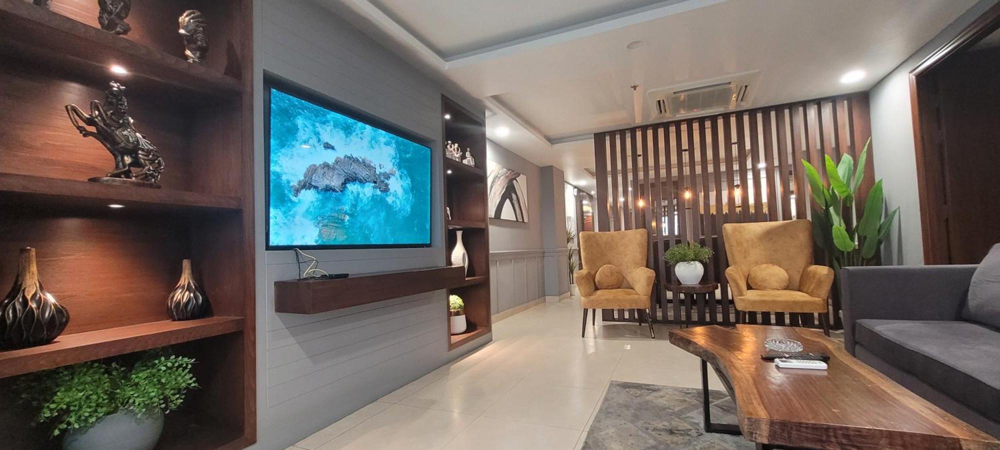 Goldcrest Luxury Apartments Lahore Eksteriør bilde