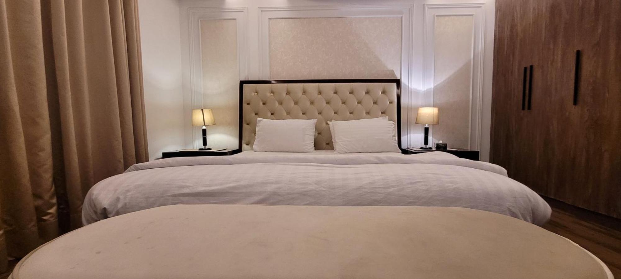 Goldcrest Luxury Apartments Lahore Eksteriør bilde
