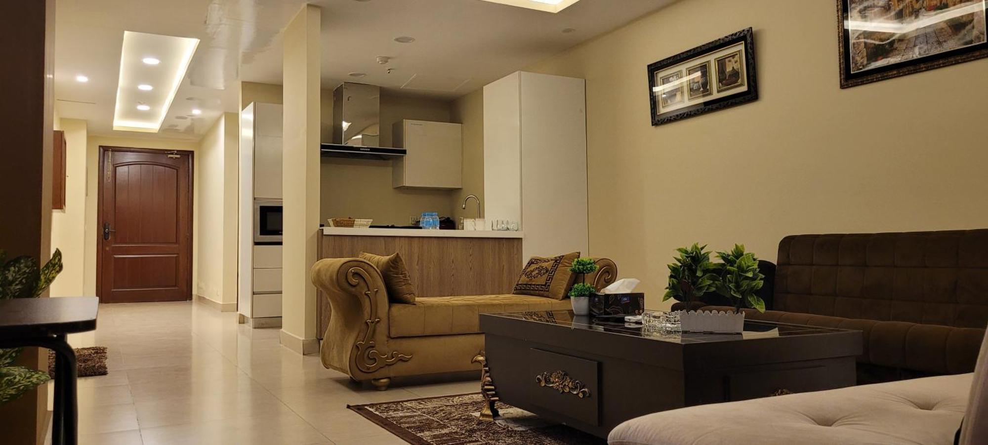 Goldcrest Luxury Apartments Lahore Eksteriør bilde